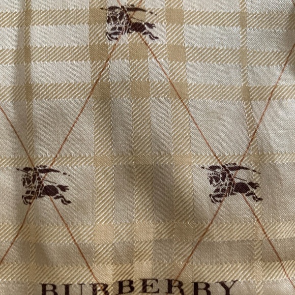 Burberry Checkered Scarf brandnew used store display #4 darker color in person - Picture 7 of 12